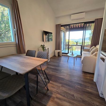 Chez Adriana Studio Vue Mer Avec Piscine Grimaud Exteriör bild