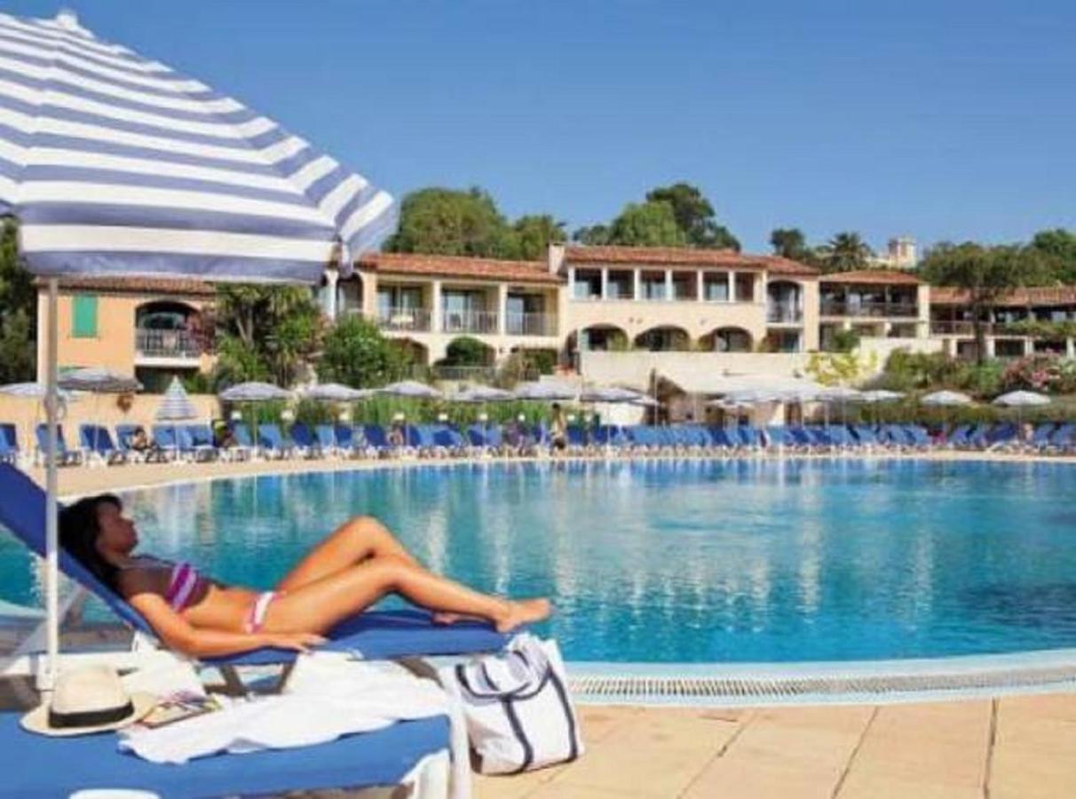 Chez Adriana Studio Vue Mer Avec Piscine Grimaud Exteriör bild