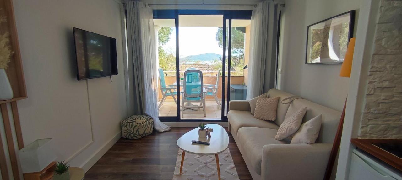 Chez Adriana Studio Vue Mer Avec Piscine Grimaud Exteriör bild