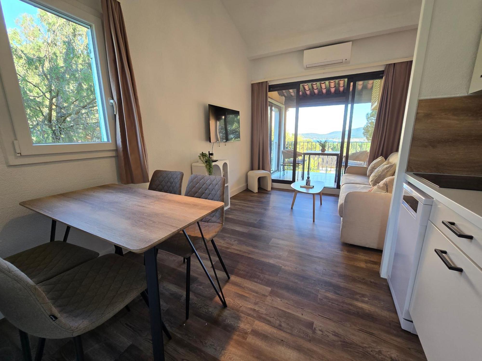 Chez Adriana Studio Vue Mer Avec Piscine Grimaud Exteriör bild
