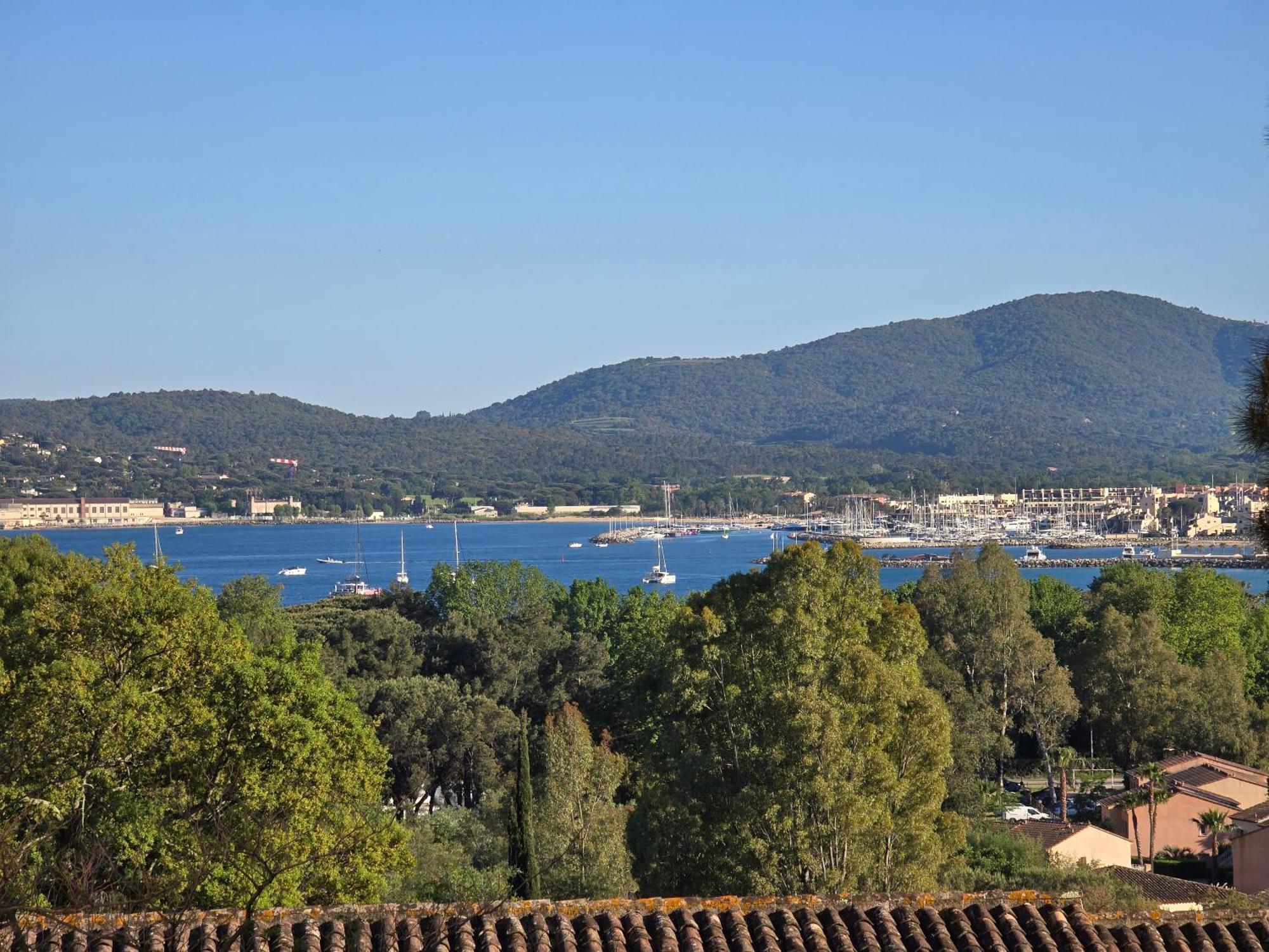 Chez Adriana Studio Vue Mer Avec Piscine Grimaud Exteriör bild